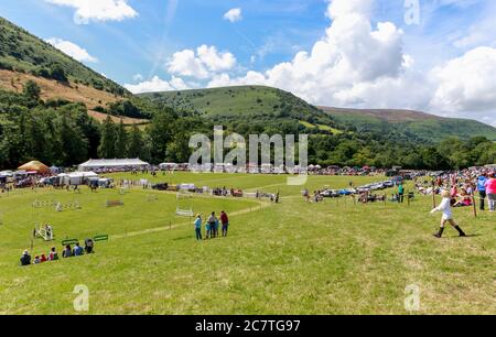 Vista dell'attraente luogo d'esposizione di Llanthony, un tradizionale spettacolo di campagna nella zona delle Black Mountains del Galles del Sud Foto Stock