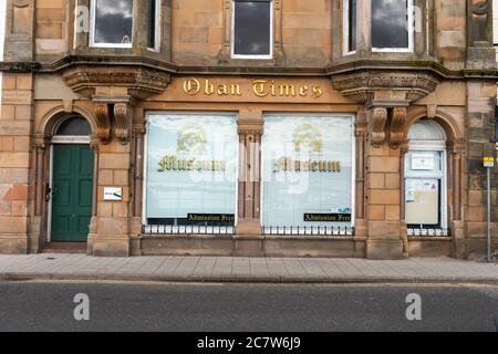 Oban, Argyll, Scozia, Regno Unito. Luglio 2020. L'ufficio del quotidiano locale, il Oban Times. Foto Stock