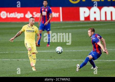 CALCIO - VILLARREAL VS EIBAR Santi Cazorla in azione durante la Lega di spagna, la Liga, partita di calcio tra Villarreal e Eibar il 19 luglio 2020 allo stadio Ceramica di Castellon, Spagna. Foto: Xisco Navarro Credit: CORDON PRESS/Alamy Live News Foto Stock