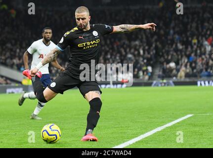 LONDRA, INGHILTERRA - 2 FEBBRAIO 2020: Kyle Walker of City ritratto durante il gioco della Premier League 2019/20 tra Tottenham Hotspur e Manchester City allo stadio Tottenham Hotspur. Foto Stock