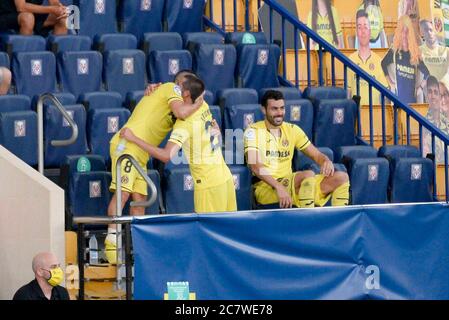 CALCIO - VILLARREAL VS EIBAR Santi Cazorla, Bruno Soriano in azione durante la Lega di spagna, la Liga, partita di calcio tra Villarreal e Eibar il 19 luglio 2020 allo stadio Ceramica di Castellon, Spagna. Foto: Xisco Navarro Credit: CORDON PRESS/Alamy Live News Foto Stock