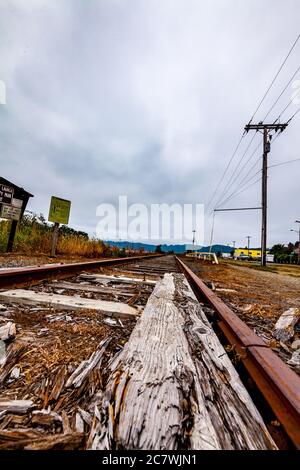 Binari ferroviari inutilizzati a Coos Bay, oregon Foto Stock