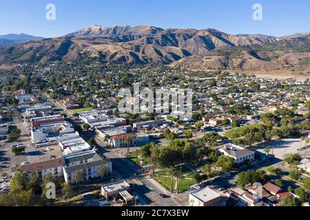 Vista aerea di Fillmore, California, situata nella valle del fiume Santa Clara Foto Stock