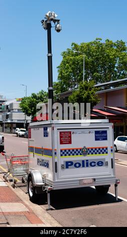 VIDEOCAMERA DELLA POLIZIA MOBILE NELLA VIA DI DARWIN IN AUSTRALIA. DARWIN-AUSTRALIA-NOVEMBRE-2019 Foto Stock