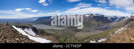 Bellissimo panorama ampio, vista panoramica dalla cima del monte Kristinartindar nel Parco Nazionale di Skaftafell con la valle Morsardalur, Morsa Foto Stock