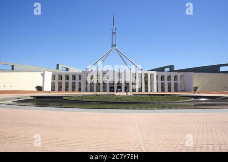 CANBERRA, AUSTRALIA - 8 NOVEMBRE 2009: Il Parlamento è il luogo d'incontro del Parlamento d'Australia situato a Canberra. E' stato aperto il 9 Foto Stock