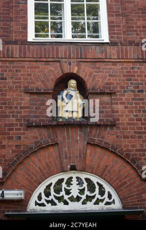 Die zwischen 1914 und 1917 nach den Entwürfen des Architekten Paul Schmitthenner errichtete Gartenstadt Staaken in Berlin-Spandau. Foto Stock