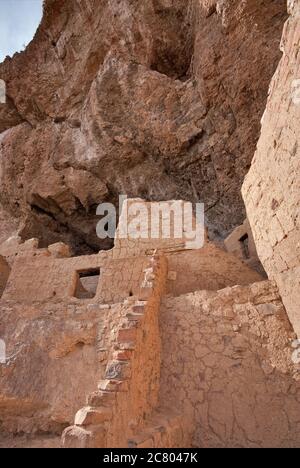 Upper Cliff Dwelling, in Superstition Mountains, al Tonto National Monument, Arizona, USA Foto Stock