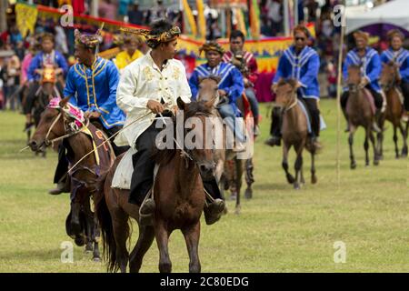 Tamu Besar festival Kota Belud Sabah Borneo Malesia tradizioni cowboy sud-est asiatico costume cavallo Foto Stock