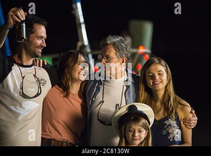 GARY OLDMAN, EMILY MORTIMER, STEFANIE SCOTT, MANUEL GARCIA-RULFO E CHLOE PERRIN MARY (2019), REGIA DI MICHAEL GOI. Credit: EMJAG Productions/ Entertainment One Features / Tucker Toole / Album Foto Stock