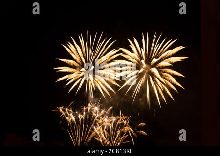 Fuochi d'artificio illuminano il 14 luglio, bastille giorno in Francia Foto Stock