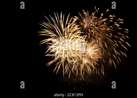 Fuochi d'artificio illuminano il 14 luglio, bastille giorno in Francia Foto Stock