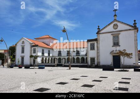 Piazza Marques Pombal in Aveiro. Una delle destinazioni turistiche più turistiche del Portogallo Foto Stock