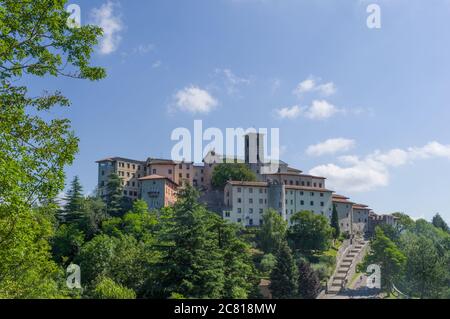 Castelmonte (20 luglio 2020) - il Santuario della Beata Vergine Maria di Castelmonte del XV secolo Foto Stock