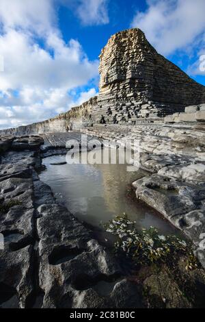 La costa del patrimonio di Nash Point, la Heritage Coast, nel Galles del Sud, che presenta una scogliera simile a una "Sfinge gallese" Foto Stock