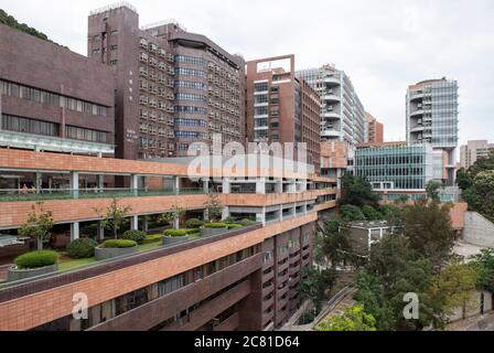 Hong Kong, Cina: 24 Maggio 2020. Vista dall'Università di Hong Kong (HKU) dalla stazione MTR HKU. Immagine d'archivio Alamy/Jayne Russell Foto Stock