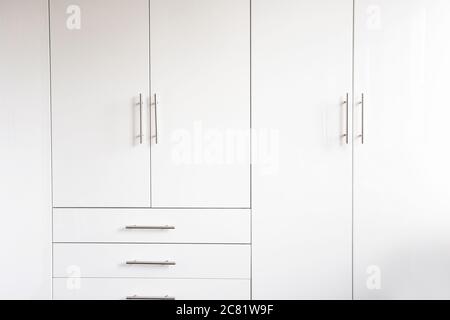 Bianco lusso armadio porte design moderno, armadio porte retro sfondo texture astratto nuovo interno Foto Stock