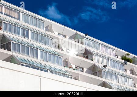 Esterno del Brunswick Center - brutale centro residenziale e commerciale, Londra, Regno Unito Foto Stock