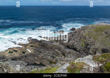 Wild Rugged Atlantic Irish Coast a Malin Head, Donegal, Irlanda. Wild Atlantic Way. Foto Stock