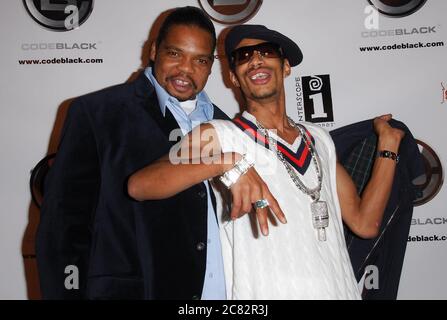 Wish Bone and Layzie Bone of 'Bone Thugs N' Harmony' al Private Screening di Codeblack's di 'i Trent' tenuto al Bridge: Cinema De Lux a Los Angeles, CA. L'evento si è svolto lunedì 24 settembre 2007. Photo by: SBM / PictureLux - file Reference N. 34006-7897SBMPLX Foto Stock