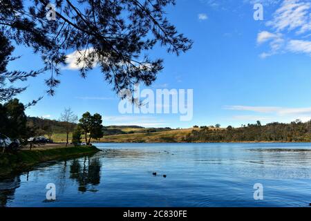 Una vista sul lago Lyell vicino a Lithgow, Australia Foto Stock