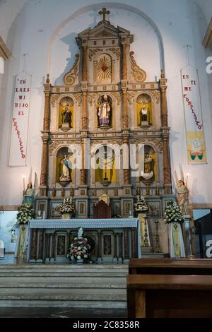 La Chiesa di San Servasio, o San Servazio, fu ricostruita a partire dal 1706 per sostituire una chiesa precedente costruita nel 1545 dai frati francescani in Valla Foto Stock