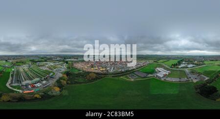 Foto aerea panoramica di Kings Down Bridgwater in Inghilterra Under il cielo nuvoloso Foto Stock