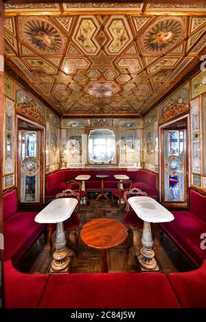 Italia, Venezia: Il Florian Cafe o caffe Florian è la più antica, famosa e lussuosa caffetteria in Piazza San Marco. Fondata nel 1 Foto Stock