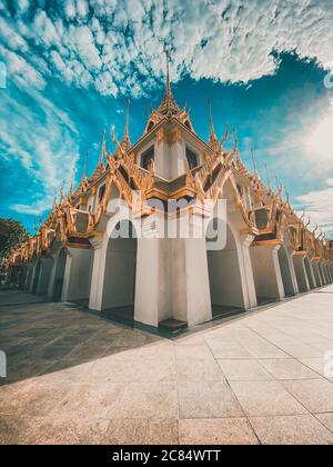 Loha Prasat tempio nella città vecchia di Bangkok in Thailandia Foto Stock