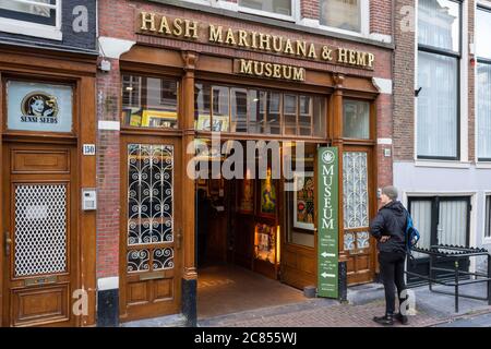 Amsterdam, Paesi Bassi - Gennaio 15 2019: Il Museo Hash Marihuana e della canapa ai margini del quartiere De Wallen a luci rosse di Amsterdam. Foto Stock