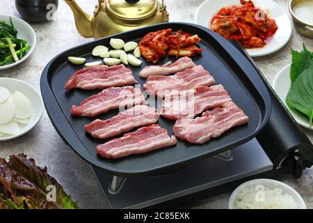 Sammgyeopsal (grigliata di maiale pancia BBQ), cucina coreana Foto Stock