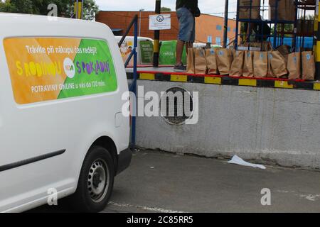 Online supermercato Rohlik.cz a Praga, Repubblica Ceca, 21 giugno 2020. Rohlik.cz opera già in Ungheria e Bulgaria e prevede di entrare anche nel Foto Stock