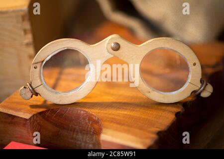 Italia, Lombardia, Renattimento antichi mestieri, vetri di legno Foto Stock