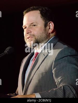 10 giugno 2012, Los Angeles, California, USA: Jason Alexander parla al 16° Annual Tony Awards Viewing Party del fondo attori in onore di Jason Alexander. (Immagine di credito: © Billy Bendight/ZUMA Wire) Foto Stock