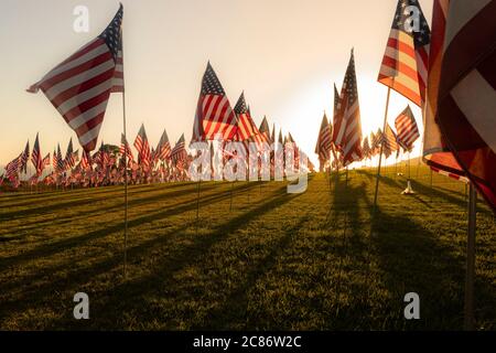 Alumni Park Malibu - Bandiere da ricordare 9/11 attentati terroristici Foto Stock