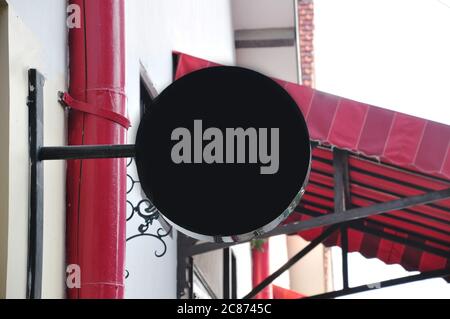 Bar con logo in mock-up. Per un luogo dove mettere il nostro logo cafe Foto Stock