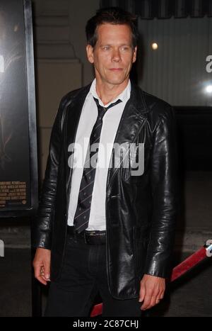 Kevin Bacon alla prima di Los Angeles di 'Rails & Ties' tenuta allo Stewart J. Ross Theatre, Warner Bros. Lot a Burbank, CA. L'evento si è svolto martedì 23 ottobre 2007. Photo by: SBM / PictureLux- file Reference N. 34006-8860SBMPLX Foto Stock