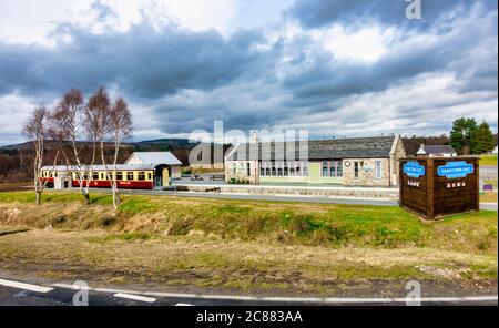 Carrozze ferroviarie convertito in ristorante a Grantown East Highland patrimonio e centro culturale a Grantown on Spey Highland Scozia UK & old station Foto Stock