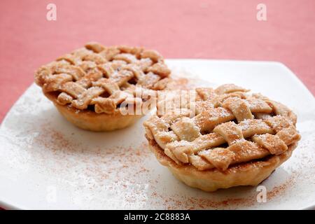 TORTA DI MELE FATTA IN CASA Foto Stock