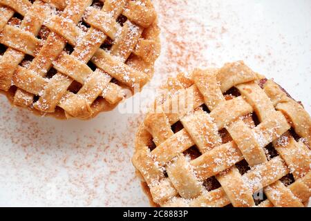 TORTA DI MELE FATTA IN CASA Foto Stock