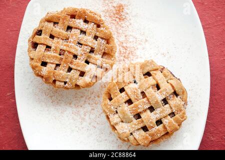 TORTA DI MELE FATTA IN CASA Foto Stock