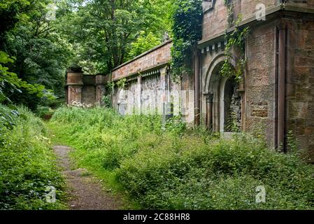 Il cimitero trascurato e sopravconto di Newington, Edimburgo, Scozia, Regno Unito Foto Stock