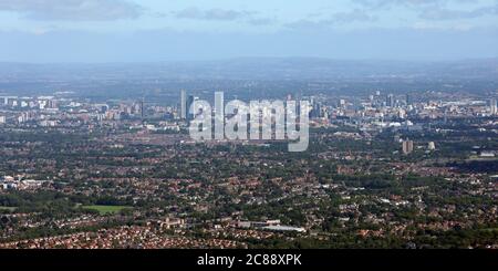 Vista aerea dello skyline di Manchester dal sud della città Foto Stock