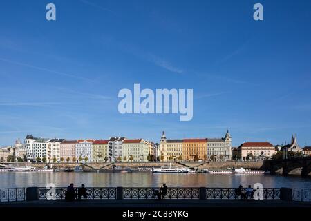 Praga, Repubblica Ceca. 4 Ottobre 2018. Una vista sul fiume Moldava a Praga comunemente chiamato fiume nazionale ceco. Foto Stock