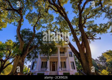 Natchez, Mississippi, USA - 19 giugno 2020: La Staton Mansion, oggi museo, costruita nel 1857. Foto Stock