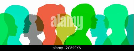 Immagine concettuale colorata di teste silhouette etnicamente diverse che comunicano uno a uno e in un gruppo, profili femminili all'avanguardia Foto Stock