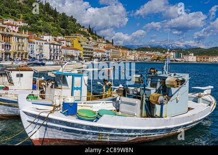 Una barca da pesca attraccata in Grecia Foto Stock