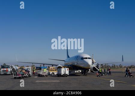 Volo Ryanair in preparazione per il prossimo volo. Foto Stock