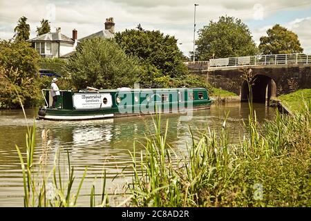 Narrowboat sul Kennet e Avon Canal Foto Stock