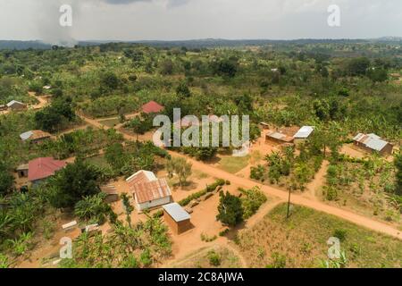 Villaggio rurale nel distretto di Kyotera, Uganda. Progetto giovani SEMENTI LWR Uganda. Febbraio 2018. Foto di Jake Lyell per il Luterano World Relief. Foto Stock